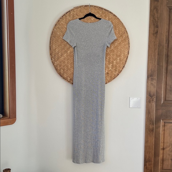 ARITZIA THE GROUP LUXE LOUNGE TEMPTATION SHORT-SLEEVE RIBBED MAXI DRESS EUC - Picture 9 of 13